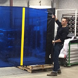 Collapsible welding screen blue