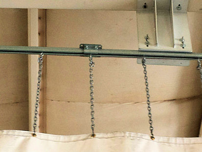 chain-drop-down-industrial-curtain.jpg chain-drop-down-industrial-curtain.jpg
