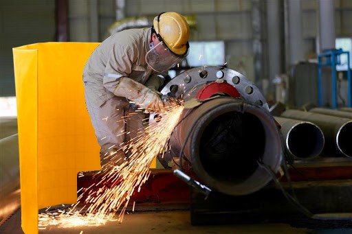 mobile-welding-roll up-screen Take this welding screen on the go
