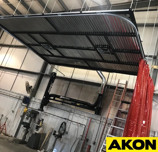 welding hood curtain with retractable curtain